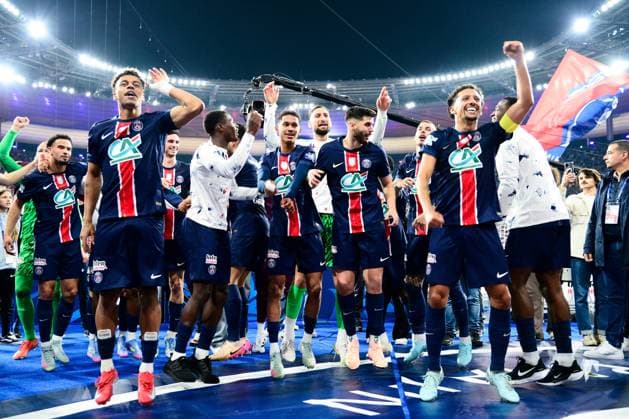FOOTBALL : PSG vs Reims - Finale Coupe de France - 24 05 2025 PSG players celebrate their side s victory after the French Cup Final match between Paris Saint Germain and Stade de Reims at Stade de France on May 24 , 2025 in Saint Denis, France. ( Photo by Dante Badano PsnewZ ) - Saint DenisFrance  Copyright: xx