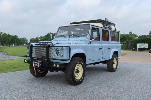 May 24, 2025: The 1992 Schwab Defender prize car is shown during the third round of the Charles Schwab Challenge golf tournament at Colonial Country Club in Fort Worth, TX. Cal Media Fort Worth United States of America - ZUMAc04_ 20250524_zma_c04_057 Copyright: xGrayxSiegelx