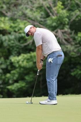 PGA, Golf Herren Golf 2025: Charles Schwab Challenge MAY 24 May 24, 2025: Chris Gotterup sizes up his putt on the 11th hole during the third round of the Charles Schwab Challenge golf tournament at Colonial Country Club in Fort Worth, TX. Gray Siegel Cal Media (Credit Image: Â Gray Siegel Cal Sport Media) Fort Worth Texas United States of America EDITORIAL USE ONLY Copyright: xx ZUMA-20250524_zma_c04_399.jpg GrayxSiegelx csmphotothree386021