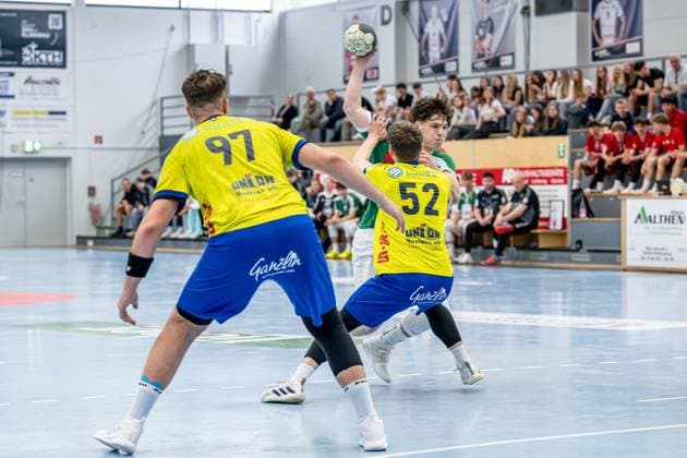 Jugendbundesliga A-Jugend männlich (Qualifikation); HSG Dutenhofen Münchholzhausen - HC Empor Rostock, 24.05.25 Chris-Dominik Hase (HSG Dutenhofen Münchholzhausen, 3), Willi Schulz (HC Empor Rostock, 97), Tom Bialek (HC Empor Rostock, 52) Jugendbundesliga A-Jugend männlich (Qualifikation); HSG Dutenhofen Münchholzhausen - HC Empor Rostock: Hüttenberg, 24.05.25