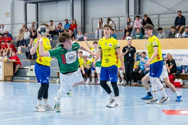 Jugendbundesliga A-Jugend männlich (Qualifikation); HSG Dutenhofen Münchholzhausen - HC Empor Rostock, 24.05.25 Julius Gümbel (HSG Dutenhofen Münchholzhausen, 28), Philip Steinberg (HC Empor Rostock, 37), Tom Bialek (HC Empor Rostock, 52) Jugendbundesliga A-Jugend männlich (Qualifikation); HSG Dutenhofen Münchholzhausen - HC Empor Rostock: Hüttenberg, 24.05.25