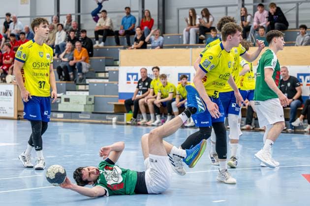 Jugendbundesliga A-Jugend männlich (Qualifikation); HSG Dutenhofen Münchholzhausen - HC Empor Rostock, 24.05.25 Joris van der Mei (HSG Dutenhofen Münchholzhausen, 9), Philip Steinberg (HC Empor Rostock, 37), Tom Bialek (HC Empor Rostock, 52) Jugendbundesliga A-Jugend männlich (Qualifikation); HSG Dutenhofen Münchholzhausen - HC Empor Rostock: Hüttenberg, 24.05.25