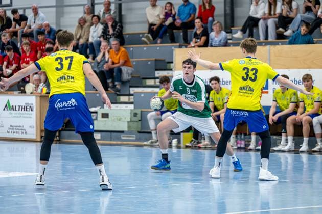 Jugendbundesliga A-Jugend männlich (Qualifikation); HSG Dutenhofen Münchholzhausen - HC Empor Rostock, 24.05.25 Joris van der Mei (HSG Dutenhofen Münchholzhausen, 9), Philip Steinberg (HC Empor Rostock, 37), Finn-Louis Gienapp (HC Empor Rostock, 33) Jugendbundesliga A-Jugend männlich (Qualifikation); HSG Dutenhofen Münchholzhausen - HC Empor Rostock: Hüttenberg, 24.05.25
