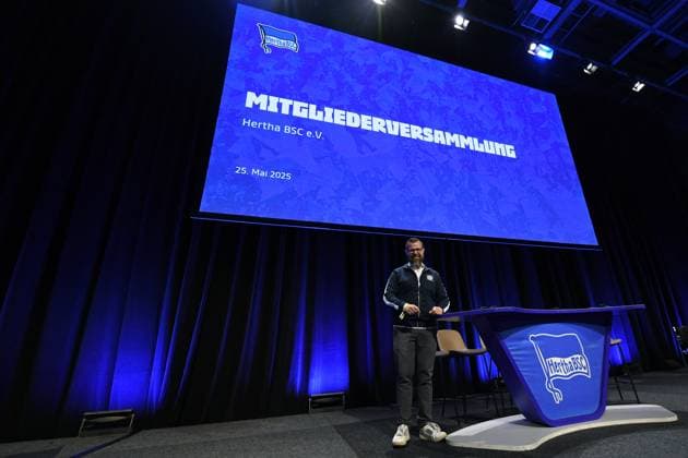 Fußball 2. Bundesliga Mitgliederversammlung des Hertha B.S.C. e. V. am 25.05.2025 in der Messe Berlin in Berlin Fabian Drescher ( Präsident Berlin )