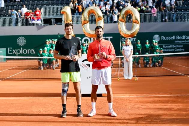 Hubert Hurkacz (POL) und Novak Djokovic (SRB) bei der Siegerehrung , Schweiz, Tennis, Gonet Geneva Open ATP, Tennis Herren 250), Final Doppel,2025, Ariel Behar (URU) Joran Vliegen (BEL) vs. Sadio Doumbia (FRA) Fabien Reboul (FRA), 24.05.2025, Parc des Eaux-Vives, Genf, Schweiz Genf Parc des Eaux-Vives Genf Schweiz Copyright: xGrantxHubbsx