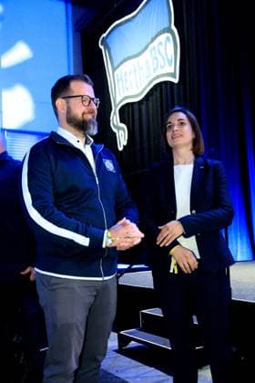 DEU, DFL, 2. FBL, Hertha BSC, Mitgliederversammlung, 25.05.2025, Messe Berlin, Berlin, DEU, DFL, 2. FBL, Hertha BSC, Mitgliederversammlung, im Bild Praesident Fabian Drescher (Hertha BSC Berlin), Anne Noske (Hertha BSC,Vize-Praesidentin) DFL - regulations prohibit any use of Photographs as image sequences and or quasi-video
