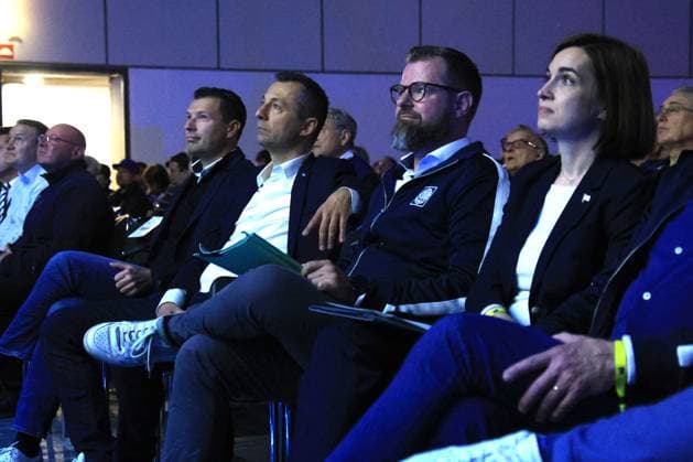 DEU, DFL, 2. FBL, Hertha BSC, Mitgliederversammlung, 25.05.2025, Messe Berlin, Berlin, DEU, DFL, 2. FBL, Hertha BSC, Mitgliederversammlung, im Bild Benjamin Weber (Sportdirektor, Hertha BSC Berlin), Praesident Fabian Drescher (Hertha BSC Berlin), Ralf Huschen (Hertha Geschaeftsfuehrung), Anne Noske (Hertha BSC,Vize-Praesidentin) DFL - regulations prohibit any use of Photographs as image sequences and or quasi-video
