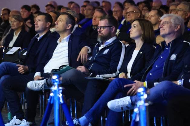 DEU, DFL, 2. FBL, Hertha BSC, Mitgliederversammlung, 25.05.2025, Messe Berlin, Berlin, DEU, DFL, 2. FBL, Hertha BSC, Mitgliederversammlung, im Bild Benjamin Weber (Sportdirektor, Hertha BSC Berlin), Praesident Fabian Drescher (Hertha BSC Berlin), Ralf Huschen (Hertha Geschaeftsfuehrung), Anne Noske (Hertha BSC,Vize-Praesidentin), Dr. Ralf Thaeter (Hertha BSC) DFL - regulations prohibit any use of Photographs as image sequences and or quasi-video