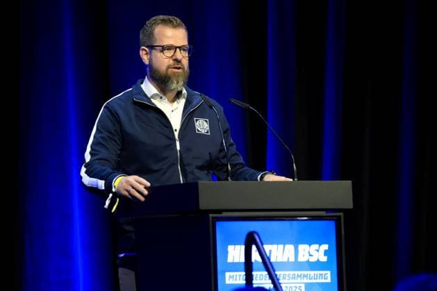 DEU, DFL, 2. FBL, Hertha BSC, Mitgliederversammlung, 25.05.2025, Messe Berlin, Berlin, DEU, DFL, 2. FBL, Hertha BSC, Mitgliederversammlung, im Bild Praesident Fabian Drescher (Hertha BSC Berlin) DFL - regulations prohibit any use of Photographs as image sequences and or quasi-video