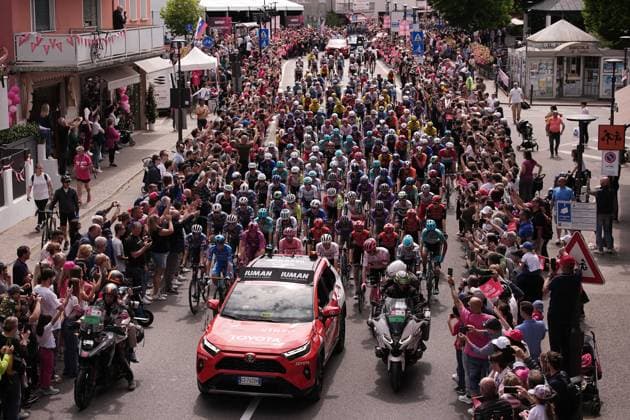 The pack at the stage 15 of the Giro d™Italia from Fiume Veneto to Asiago, Italy - Sunday, May 25, 2025. - cycling.  Copyright: xMarcoxAlpozzi LaPressex