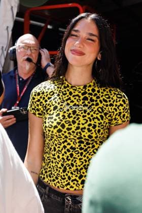 Dua Lipa (Saengerin), Grosser Preis von Monaco, Motorsport, Formel 1, Saison 2025, 25.05.2025 Grosser Preis von Monaco, Motorsport, Formel 1, Saison 2025, 25.05.2025 Monte Carlo Copyright: xEibner-Pressefoto AlexanderxNeisx EP_ANS