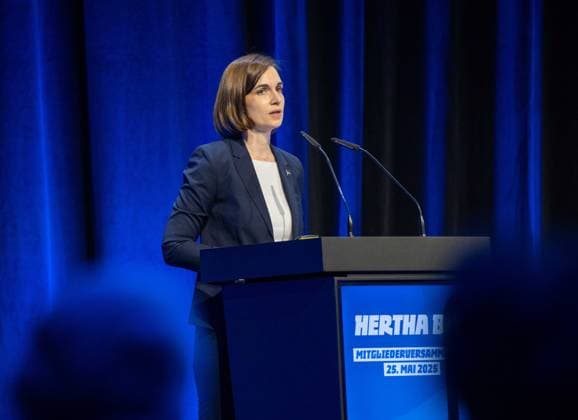 Fußball, Herren, Saison 2024 25, Hertha BSC, Ordentliche Mitgliederversammlung in der Halle 22b der Messe Berlin, Vizepräsidentin Anne Noske (Hertha BSC), 25.05. 2025,