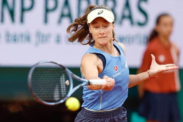 May 25, 2025, Paris, Paris, France: Zeynep Sonmez (TUR) in action during the tennis Grand Slam of Roland Garros 2025, at Roland Garros Stadium, match between Zeynep Sonmez (TUR) and Elina Svitolina (UKR - on May 25 2025.Paris - France Paris France - ZUMAb253 20250525_zsp_b253_002 Copyright: xLoicxBaratouxx
