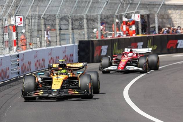 Lando Norris (McLaren Formula 1 Team) gefolgt von Charles Leclerc (Scuderia Ferrari HP), Rennen, Grosser Preis von Monaco, Motorsport, Herren, Formel 1, 25.05.2025 Monte Carlo Monaco MCO