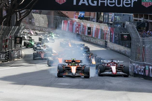 Start, Lando Norris (McLaren Formula 1 Team), Charles Leclerc (Scuderia Ferrari HP), Oscar Piastri (McLaren Formula 1 Team), Max Verstappen (Oracle Red Bull Racing), Rennen, Grosser Preis von Monaco, Motorsport, Herren, Formel 1, 25.05.2025 Monte Carlo Monaco MCO