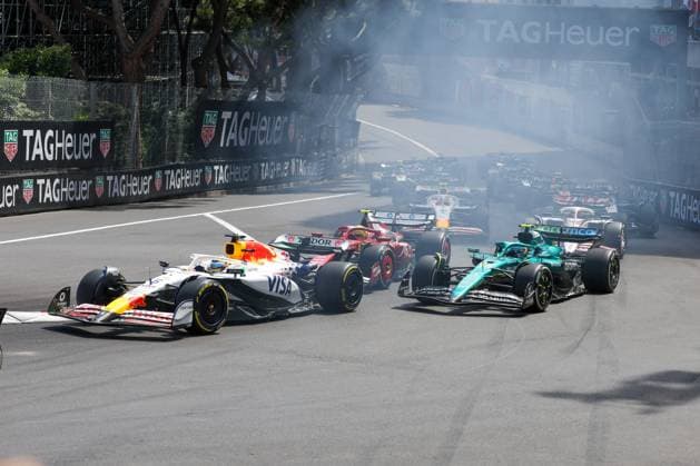 Start, Isack Hadjar (Visa Cash App RB), Fernando Alonso (Aston Martin Aramco), Lewis Hamilton (Scuderia Ferrari HP), Rennen, Grosser Preis von Monaco, Motorsport, Herren, Formel 1, 25.05.2025 Monte Carlo Monaco MCO