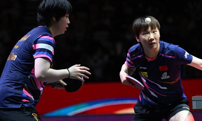 (250525) -- DOHA, May 25, 2025 -- Wang Manyu (R) Kuai Man compete during the women s doubles final between Sofia Polcanova (Austria) Bernadette Szocs (Romania) and Wang Manyu Kuai Man of China at ITTF World Table tennis, Tischtennis Championships Finals Doha 2025 in Doha, Qatar, May 25, 2025. ) (SP)QATAR-DOHA-TABLE TENNIS-ITTF WORLD CHAMPIONSHIPS FINALS-WOMEN S DOUBLES-FINAL HexZhangshan 