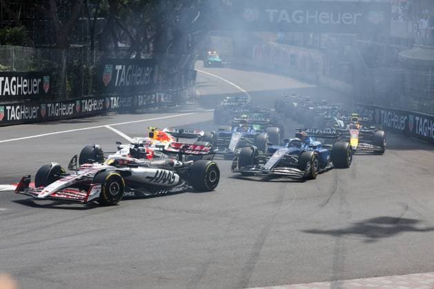 Start, Liam Lawson (Visa Cash App RB), Esteban Ocon (MoneyGramm Haas), Alexander Albon (Atlassian Williams Racing), Rennen, Grosser Preis von Monaco, Motorsport, Herren, Formel 1, 25.05.2025 Monte Carlo Monaco MCO