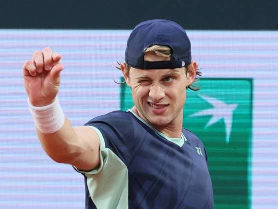 Belgian Zizou Bergs reacts during a match between Belgian Bergs and French Mpetshi Perricard in the first round of the Men s Singles at the Roland Garros French Open tennis tournament, in Paris, France, . This year s tournament takes place from 25 May to 08 June. BENOITxDOPPAGNE  x125246462x