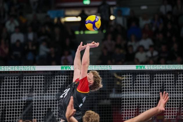 Eric Burggraef (Deutschland, 24) am Netz, GER, Deutschland vs. Italien, Volleyball, Herren, Laenderspiel, Saison 2024 2025, 25.05.2025, GER, Deutschland vs. Italien, Volleyball, Herren, Laenderspiel, Saison 2024 2025, 25.05.2025 Muenchen Copyright: xEibner-Pressefoto JennixMaulx EP_JML