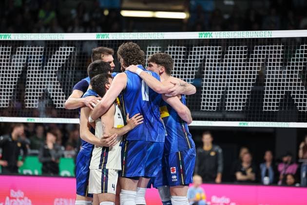 Das italieniesche Team bejubelt einen Punktgewinn, GER, Deutschland vs. Italien, Volleyball, Herren, Laenderspiel, Saison 2024 2025, 25.05.2025, GER, Deutschland vs. Italien, Volleyball, Herren, Laenderspiel, Saison 2024 2025, 25.05.2025 Muenchen Copyright: xEibner-Pressefoto JennixMaulx EP_JML