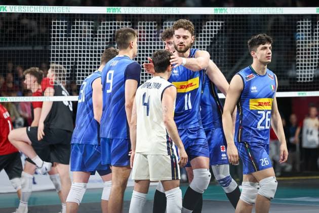 Das italienische Team bejubelt einen Punktgewinn, GER, Deutschland vs. Italien, Volleyball, Herren, Laenderspiel, Saison 2024 2025, 25.05.2025, GER, Deutschland vs. Italien, Volleyball, Herren, Laenderspiel, Saison 2024 2025, 25.05.2025 Muenchen Copyright: xEibner-Pressefoto JennixMaulx EP_JML