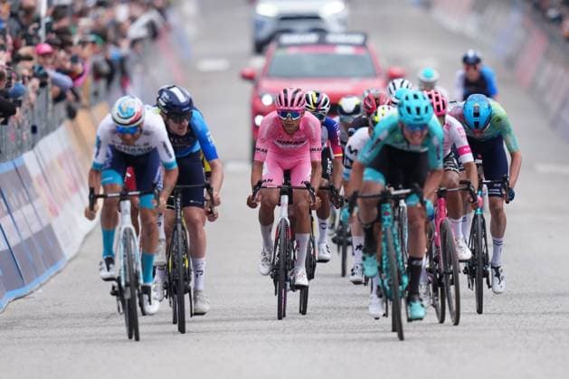 Del Toro Romero Isaac of Uae Team Emirates Xrg, pink jersey, during the stage 15 of the Giro d™Italia from Fiume Veneto to Asiago, Italy - Sunday, May 25, 2025. - cycling.  Copyright: xGianxMattiaxD Alberto LaPressex