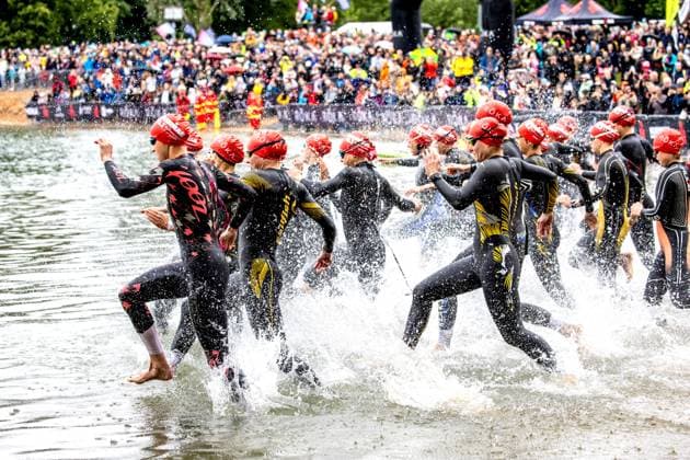 Sport Themen der Woche KW21 Sport Bilder des Tages Ironman 70.3 Kraichgau 25.05.25: Ironman 70.3 Kraichgau - Schwimmstart am Haardtsee Bad Schönborn Baden Württemberg Deutschland *** Ironman 70 3 Kraichgau 25 05 25 Ironman 70 3 Kraichgau swim start at Haardtsee Bad Schönborn Baden Württemberg Germany IKW_2560