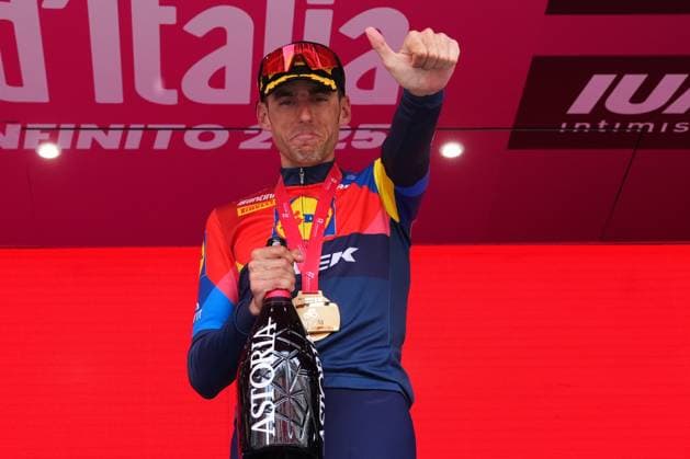 Verona Quintanilla Carlos of Lidl-Trek, celebrates his victory on the podium after winning the stage 15 of the Giro d™Italia from Fiume Veneto to Asiago, Italy - Sunday, May 25, 2025. - cycling.  Copyright: xGianxMattiaxD Alberto LaPressex
