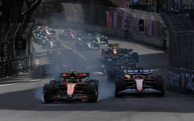 Formel 1 Grand Prix Monaco 2025 25.05.2025, Circuit de Monaco, Monte Carlo, Formel 1 Grand Prix Monaco 2025 ,im Bild Rennstart: Lando Norris (GBR), McLaren F1 Team, Charles Leclerc (MCO), Scuderia Ferrari HP, Oscar Piastri (AUS), Max Verstappen (NLD), Oracle Red Bull Racing, Lewis Hamilton (GBR)