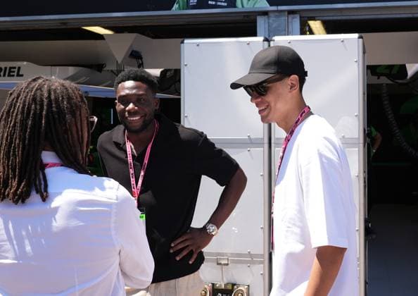 Formel 1 Grand Prix Monaco 2025 25.05.2025, Circuit de Monaco, Monte Carlo, Formel 1 Grand Prix Monaco 2025 ,im Bild Fussballer Jamal Musiala (Bayern München), Fussballer Alphonso Davies (Bayern München), Fussballer Edgar Davids.