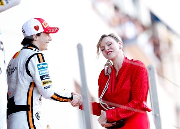 Sport Bilder des Tages 81 Oscar Piastri (AUS, McLaren F1 Team), Princess Charlene of Monaco, F1 Grand Prix of Monaco at Circuit de Monaco on May 25, 2025 in Monte-Carlo, Monaco. (Photo by HOCH ZWEI) Monte-Carlo Monaco