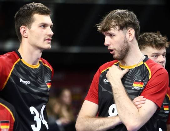 nach Spielende von links Leon MEIER (Deutschland), Filip JOHN (Deutschland), He-Volleyball, Laenderspiel Deutschland vs Italien, BMW Park, Muenchen, 25.05.25, Copyright: WolfgangxFehrmann