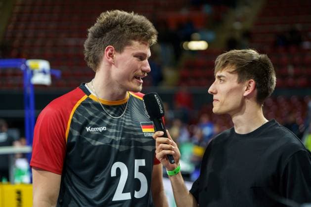 Volleyball Laenderspiel Maenner, Deutschland vs. Italien, 25.05.2025 Lukas Maase (GER, 25) als MVP im Interview nach dem Spiel Volleyball Laenderspiel Maenner, Deutschland vs. Italien, 25.05.2025, BMW Park, Muenchen. Copyright: xBEAUTIFULxSPORTSx Pajonkx