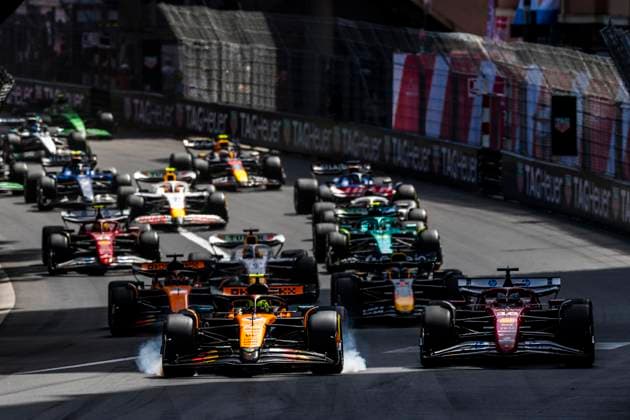 Start, 4 Lando Norris (GBR, McLaren F1 Team), 16 Charles Leclerc (MCO, Scuderia Ferrari HP), F1 Grand Prix of Monaco at Circuit de Monaco on May 25, 2025 in Monte-Carlo, Monaco. (Photo by HOCH ZWEI) Monte-Carlo Monaco