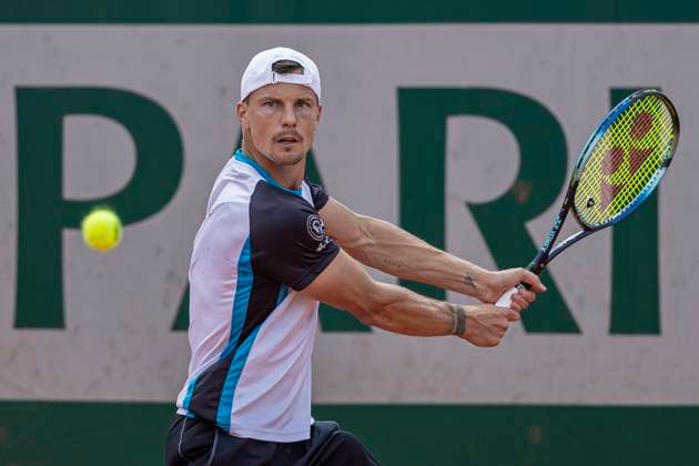 2025 French Open - Day One Marton Fucsovics returns the ball against Tristan Schoolkate at the Roland Garros Grand Slam Tournament on May 25, 2025, in Paris, France. Paris France  Copyright: xRobertxSzaniszlox originalFilename:szaniszlo-notitle250525_npMee.jpg