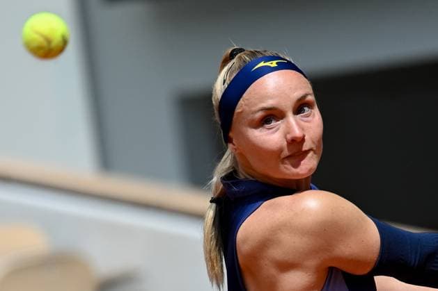 Roland Garros 2025: Rebecca Sramkova (SVK) during the women s singles tennis match against Iga SWIATEK on Philippe Chatrier Court during the Grand Slam tennis tournament on May 26, 2025 at Roland Garros Stadium in Paris, France. - 26 05 2025 - France Ile-de-France (region) Paris -  JulienxMattiax xLexPictorium LePictorium_0308790