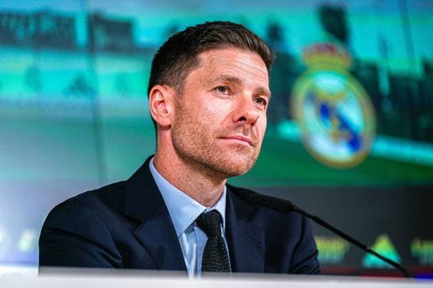 Sport Themen der Woche KW22 Sport Bilder des Tages Former footballer Xabi Alonso speaks to reporters during his presentation as Real Madrid s new coach at the Club s headquarters in Madrid on Monday 26 May 2025 Cordon Press 