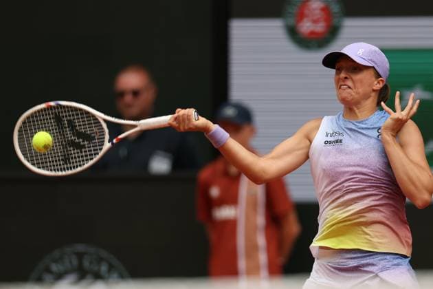 May 26, 2025, Paris, Celestynow, France: IGA SWIATEK of Poland during the match against Rebecca Sramkova of Slovakia in the first round of French Open 2025 at Roland Garros in Paris. Swiatek won 6:3, 6:3 Paris France - ZUMAc278 20250526_zsp_c278_016 Copyright: xMarcinxCholewinskix