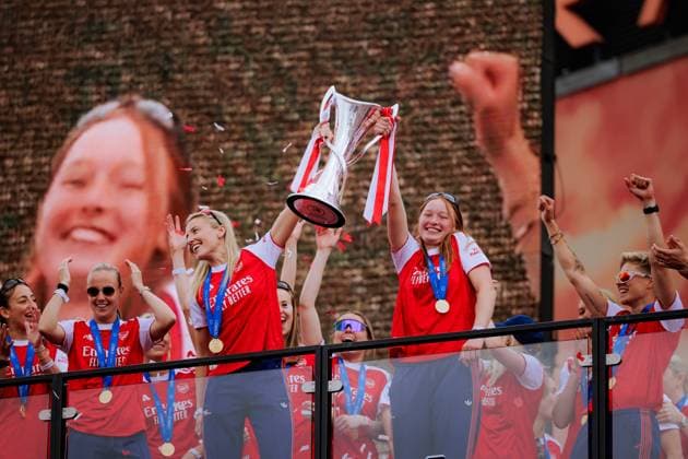 Leah Williamson (6 Arsenal) and Katie Reid (62 Arsenal) during the UEFA Womens Champions League Arsenal Trophy Lift at Emirates Stadium in London, England. (Pauline FIGUET SPP) Copyright: xPaulinexFIGUETx xSPPx spp-en-PaFiSp-PF_ARS3258