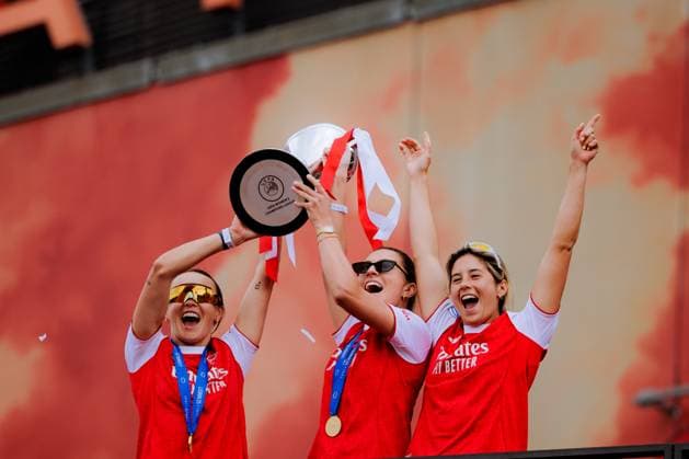 Caitlin Foord (19 Arsenal) Steph Catley (7 Arsenal) and Kyra Cooney-Cross (32 Arsenal) during the UEFA Womens Champions League Arsenal Trophy Lift at Emirates Stadium in London, England. (Pauline FIGUET SPP) Copyright: xPaulinexFIGUETx xSPPx spp-en-PaFiSp-PF_ARS3267