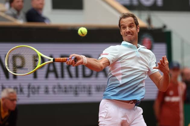 ROLAND GARROS 2025 Thierry Larret MAXPPP - PARIS (75) 26 05 2025 Thierry Larret Maxppp. Tennis. Roland Garros 2025. Internationaux de France de tennis. Stade Roland Garros, Paris (75). Le 26 mai. Court Phillipe Chatrier : Terence ATMANE (FRA) vs Richard GASQUET (FRA) - Tennis. Roland Garros 2025. French Open tennis tournament. Roland Garros Stadium, Paris (75) PARIS (75) STADE ROLAND GARROS PARIS ILE DE FRANCE FRANCE  Copyright: xMAXPPPxThierryxLarretx TLR202505268782 TLR202505268782