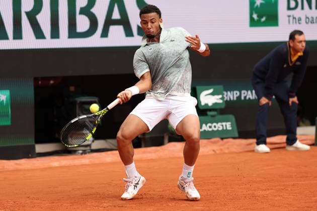 ROLAND GARROS 2025 Thierry Larret MAXPPP - PARIS (75) 26 05 2025 Thierry Larret Maxppp. Tennis. Roland Garros 2025. Internationaux de France de tennis. Stade Roland Garros, Paris (75). Le 26 mai. Court Suzanne Lenglen : Nicolas JARRY (CHI) VS Arthur FILS (FRA) - Tennis. Roland Garros 2025. French Open tennis tournament. Roland Garros Stadium, Paris (75) PARIS (75) STADE ROLAND GARROS PARIS ILE DE FRANCE FRANCE  Copyright: xMAXPPPxThierryxLarretx TLR202505268865 TLR202505268865