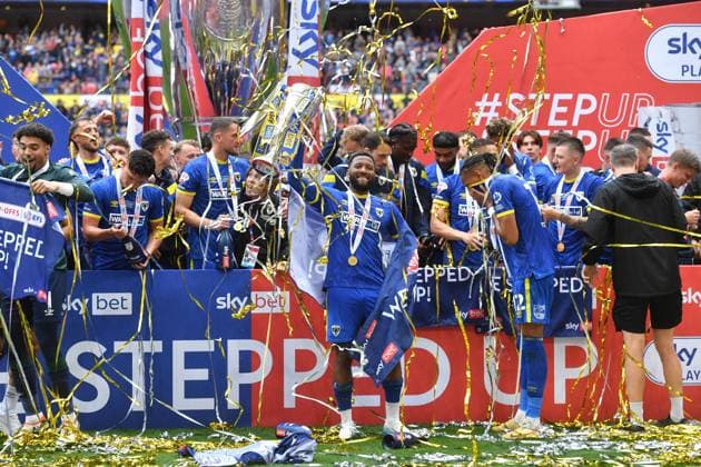 AFC Wimbledon v Walsall EFL Sky Bet League 2 26 05 2025. Play-Off Final AFC Wimbledon celebrate their win at the end of the EFL Sky Bet League 2 play off final match between AFC Wimbledon and Walsall at Wembley Stadium, London, England on 26 May 2025. London Wembley Stadium Greater London England Editorial use only DataCo restrictions apply See www.football-dataco.com , Copyright: xIanxLyallx PSI-22147-0041