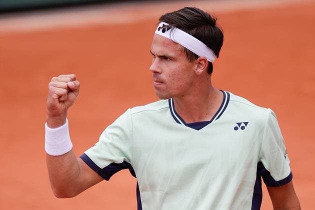 Paris 26.05.2025 xABx Tennis French Open 2025 Roland-Garros, Daniel Altmaier GER - Taylor Fritz USA v.l., Daniel Altmaier GER macht einen eine Faust, Siegerfaust, jubelt Copyright: HMBxMedia AntonioxBorga