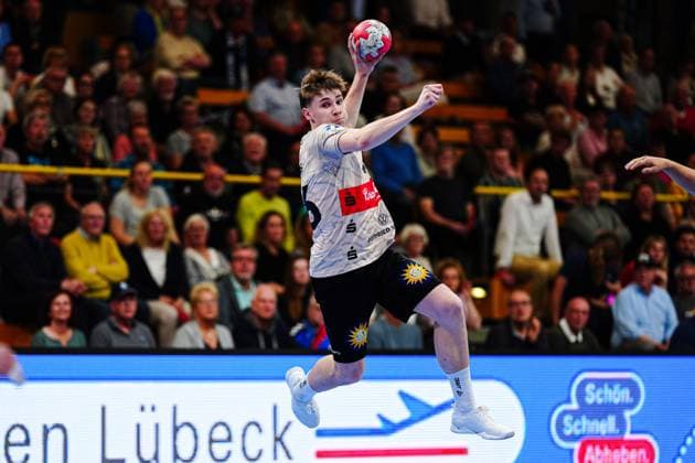 Wurf Tor Julian Fuchs (Bergischer HC, 46) GER, VfL Luebeck-Schwartau vs. Bergischer HC, Handball, 2. Bundesliga, Spieltag 32, Saison 2024 2025, 26.05.2025 GER, VfL Luebeck-Schwartau vs. Bergischer HC, Handball, 2. Bundesliga, Spieltag 32, Saison 2024 2025, 26.05.2025 Luebeck