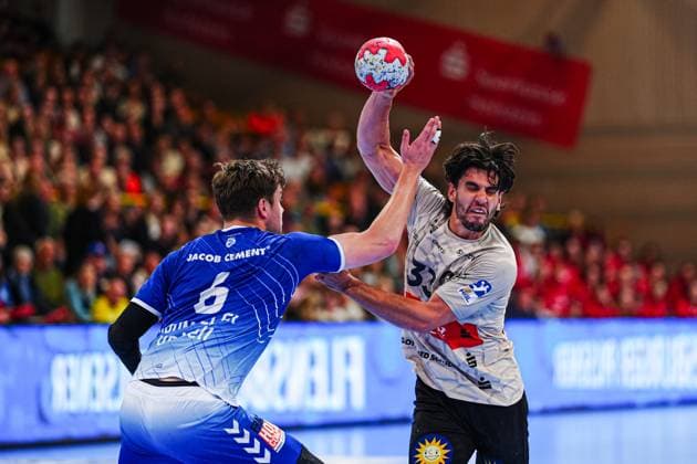 Rasmus Willette Houmoeller (VfL Luebeck-Schwartau, 06), Eloy Morante Maldonado (Bergischer HC, 33) GER, VfL Luebeck-Schwartau vs. Bergischer HC, Handball, 2. Bundesliga, Spieltag 32, Saison 2024 2025, 26.05.2025 GER, VfL Luebeck-Schwartau vs. Bergischer HC, Handball, 2. Bundesliga, Spieltag 32, Saison 2024 2025, 26.05.2025 Luebeck