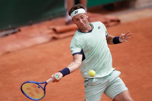 Paris 26.05.2025 xABx Tennis French Open 2025 Roland-Garros, Casper Ruud NOR - Albert Ramos-Vinolas ESP v.l., Casper Ruud NOR spielt eine Vorhand. Copyright: HMBxMedia AntonioxBorga