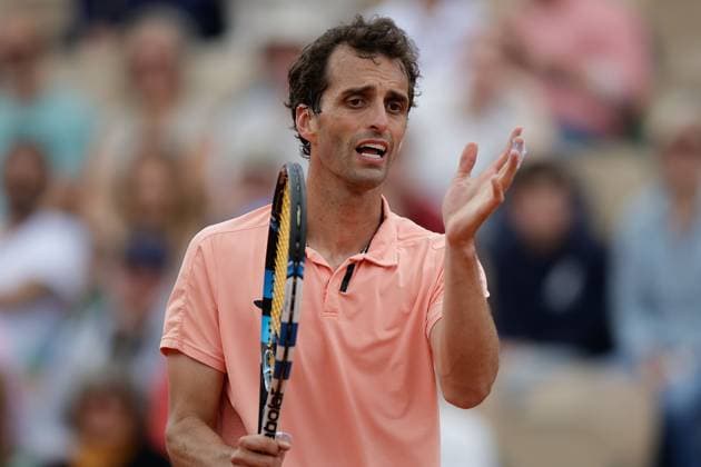 Paris 26.05.2025 xABx Tennis French Open 2025 Roland-Garros, Casper Ruud NOR - Albert Ramos-Vinolas ESP v.l., Albert Ramos-Vinolas ESP enttaeuscht, enttaeuscht schauend, dissapointed, traurig, frustiert, frust, gefrustet Copyright: HMBxMedia AntonioxBorga