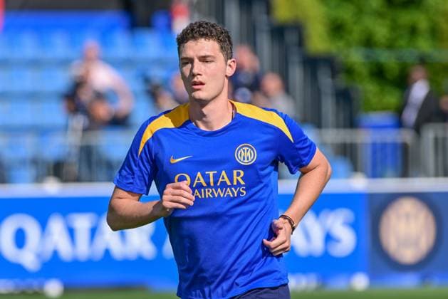 Benjamin Pavard seen during the Inter Media Day during Inter Champions League Media Day, UEFA Champions League football match in Appiano Gentile, Italy, May 26 2025  Copyright: xTommasoxFimiano IPAxSportx xipa-agency.netx xx IPA_58286525 IPA_Agency_IPA58286525